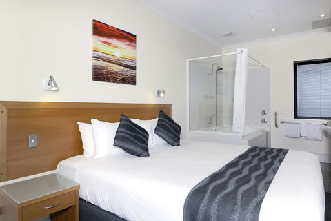 Assured Ascot Quays Apartment Hotel - Holiday Cairns 6