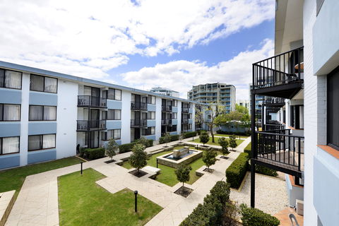 Assured Waterside Apartments - Holiday Cairns 0