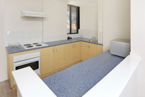 Assured Waterside Apartments - Holiday Cairns 5
