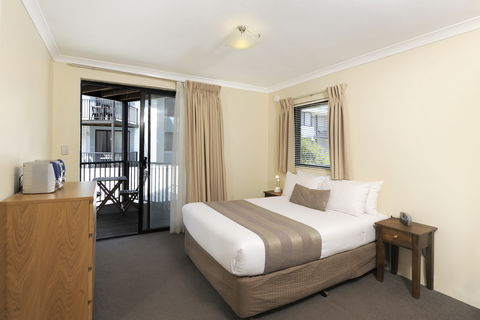 Assured Waterside Apartments - Holiday Cairns 8