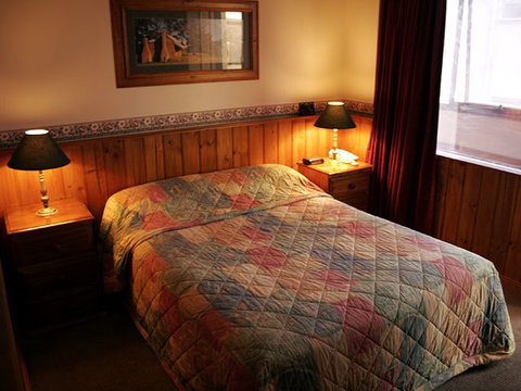 Astor Motor Inn - Holiday Cairns 0