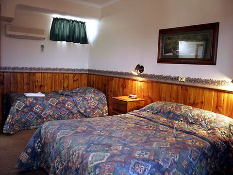 Astor Motor Inn - Holiday Cairns 1