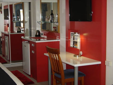 Avaleen Lodge Motor Inn - Holiday Cairns 0