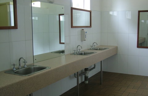Beachport Caravan Park - Holiday Cairns 0