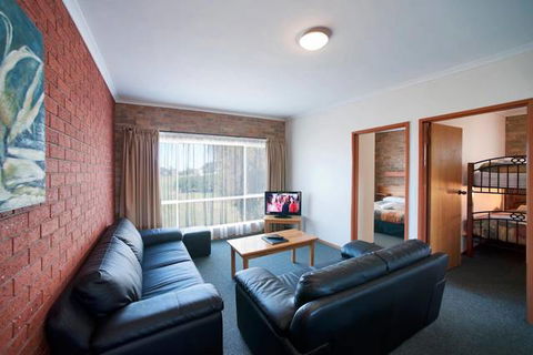 Burnie Ocean View Motel And Caravan Park - Holiday Cairns 1