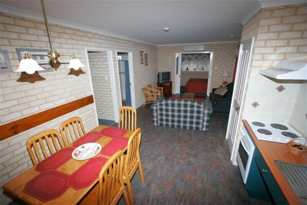 Busselton Villas and Caravan Park - Holiday Cairns
