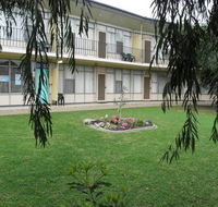 Capri Lodge Apartments - Holiday Cairns