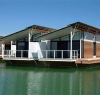 Caves Beachside Resort Hotel - Holiday Cairns