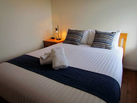 Club Yamba Luxury Hilltop Villas - Holiday Cairns 0