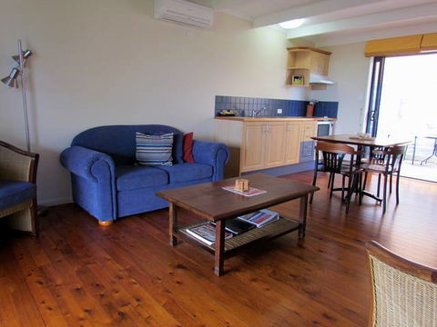 Club Yamba Luxury Hilltop Villas - Holiday Cairns 3
