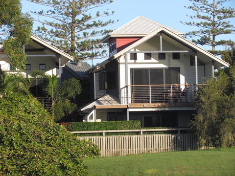 Club Yamba Luxury Hilltop Villas - Holiday Cairns 5