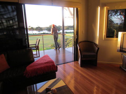 Club Yamba Luxury Hilltop Villas - Holiday Cairns 10
