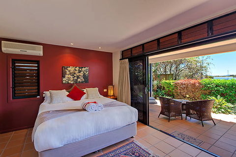 Club Yamba Luxury Hilltop Villas - Holiday Cairns 12