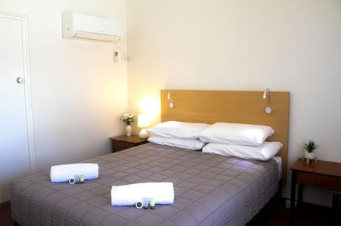Cowra Motor Inn - Holiday Cairns 1