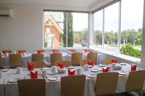 Cowra Motor Inn - Holiday Cairns 5