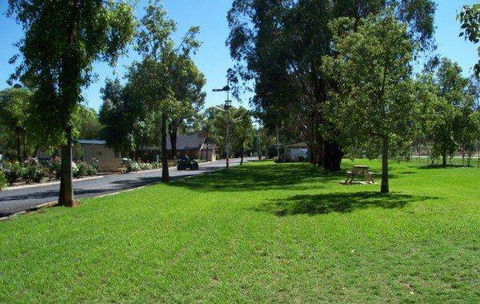 Cowra Holiday Park - Holiday Cairns 0