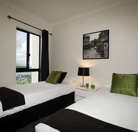 Jack  Newell Cairns Holiday Apartments - Holiday Cairns