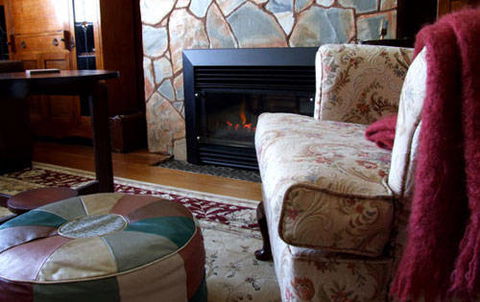 Lawson's Cottage - Holiday Cairns 0