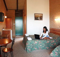 Lookout Motor Inn - Holiday Cairns