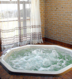 Lookout Motor Inn - Holiday Cairns 4