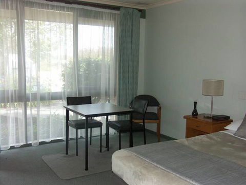 Melaleuca Motel - Holiday Cairns 1