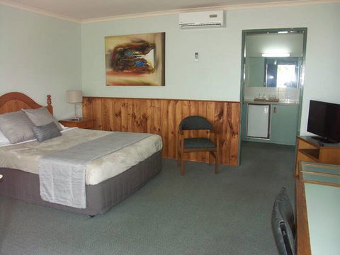 Melaleuca Motel - Holiday Cairns 2