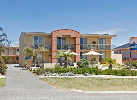 Ocean View Motel - Holiday Cairns 1