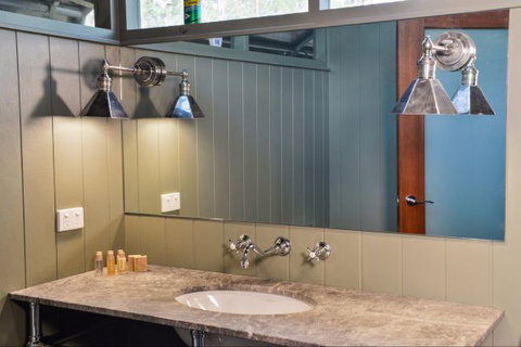 Arnhemland Barramundi Nature Lodge - Holiday Cairns 11