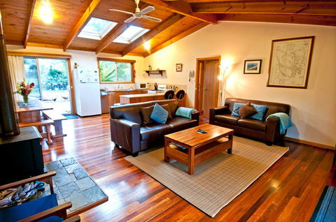 Seaview Retreat - Holiday Cairns 0