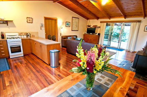 Seaview Retreat - Holiday Cairns 1