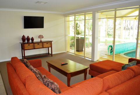 The Falls Retreat - Holiday Cairns 3