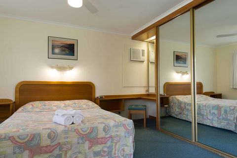 Vacation Village - Holiday Cairns 2
