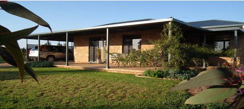 Welcome Cottage Executive Serviced Accommodation - Holiday Cairns 0