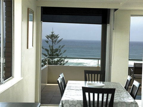 Wyuna Beachfront Holiday Apartments - Holiday Cairns 1