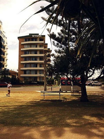 Wyuna Beachfront Holiday Apartments - Holiday Cairns 4