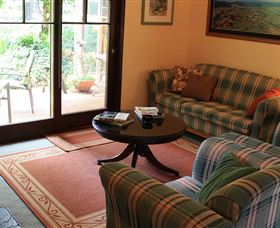 MossGrove Bed And Breakfast - Holiday Cairns 5