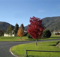 Talbingo Country Club - Holiday Cairns