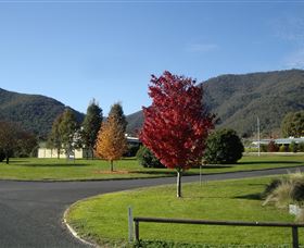 Talbingo Country Club - Holiday Cairns 0