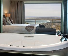 Arthurs Views - Holiday Cairns 3