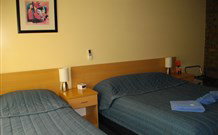 Benjamin Singleton Motel - Singleton - Holiday Cairns 3