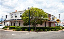 Crossroads Hotel - Narrabri West - Holiday Cairns 0