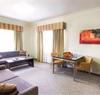 Governor Macquarie Motor Inn - Bathurst - Holiday Cairns