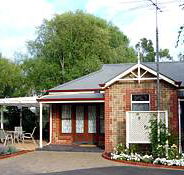Amble In Self Contained Accommodation - Garden Retreat B  B - Holiday Cairns