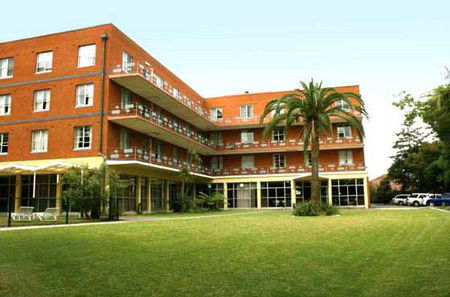 Greenwich Village Accommodation - Holiday Cairns 0