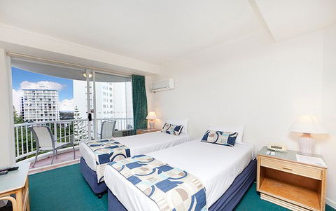 Australis Sovereign Hotel - Holiday Cairns 0