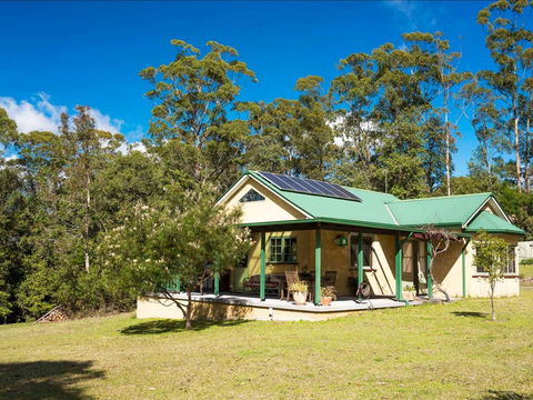 Narrawallee Creek Studio - Holiday Cairns 0