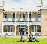 Port Elliot YHA - Holiday Cairns