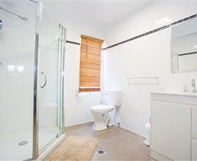 Mycow Accommodation Sarina - Greetham Street - Holiday Cairns 1