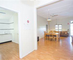 Mycow Accommodation Sarina - Greetham Street - Holiday Cairns 2