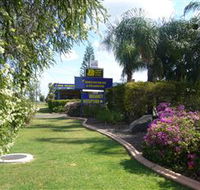 Kings Motor Inn and Steakhouse - Holiday Cairns